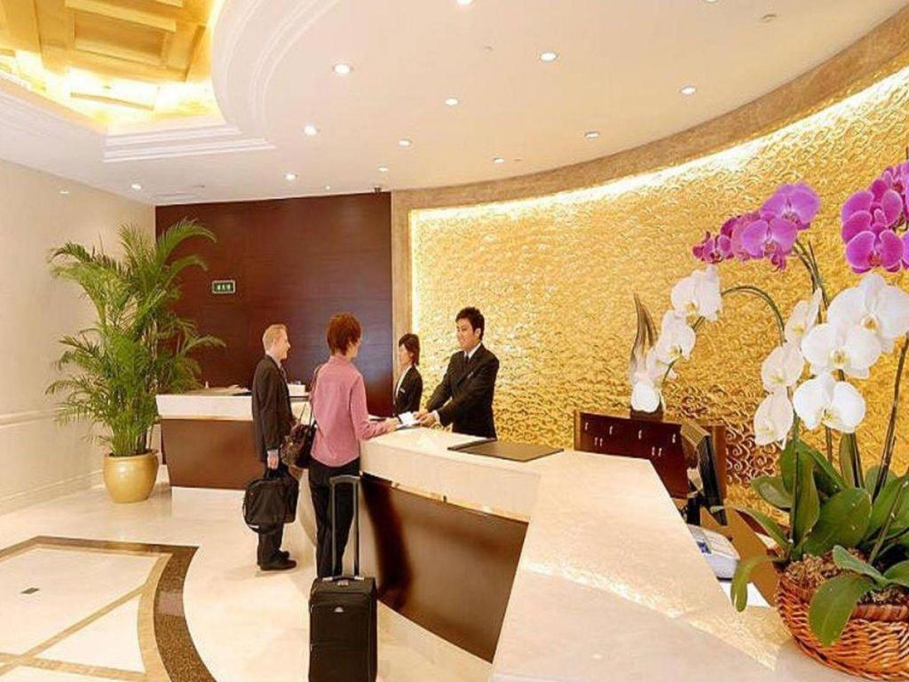 Golden Eagle Summit Hotel Downtown Nanjing  Exterior photo